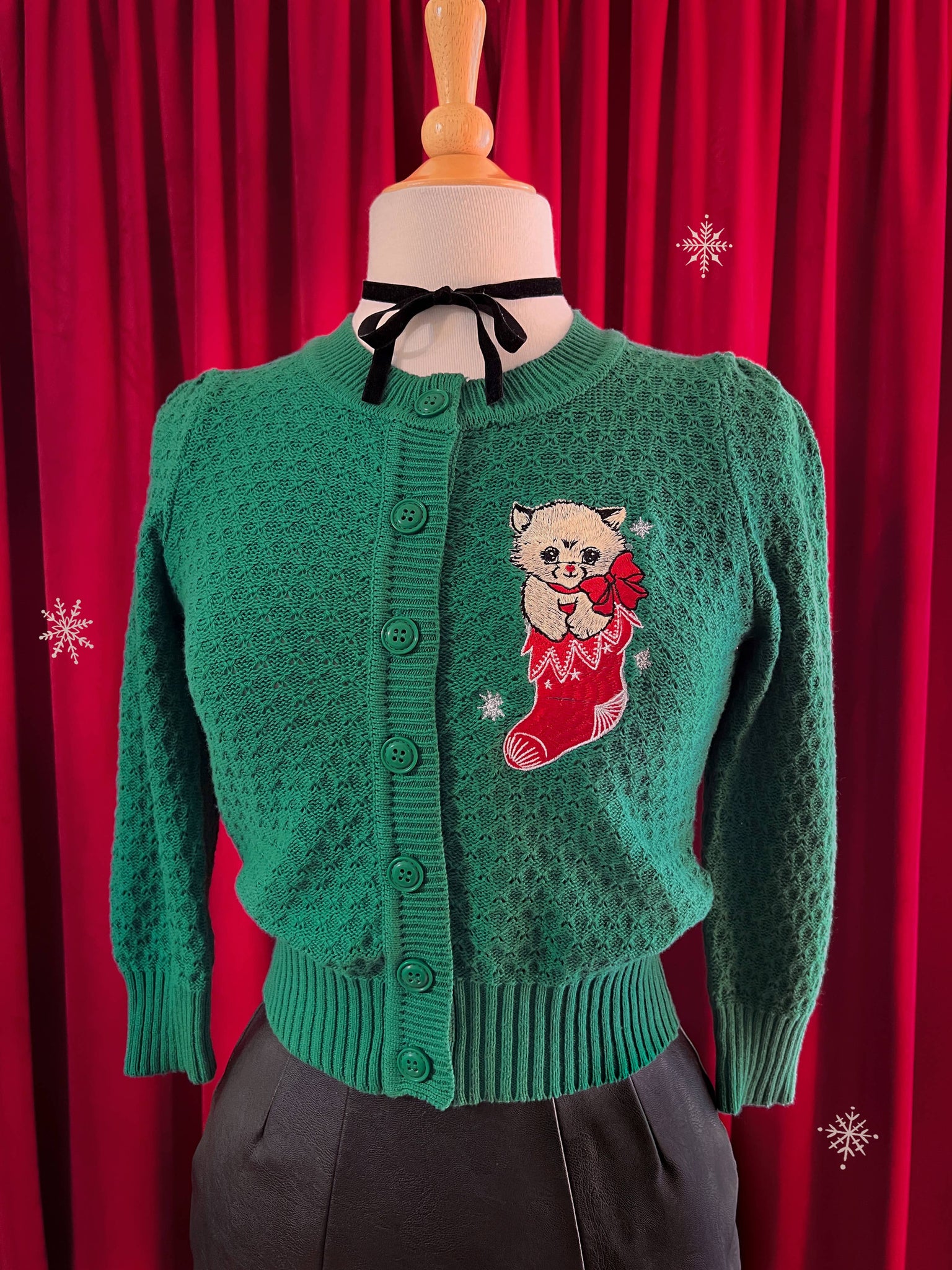 Cat in the Sock Cropped Cardigan in Kelly Green: X-Large