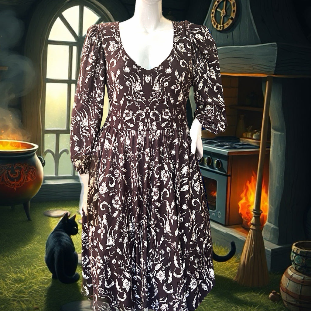 La Femme En Noir Vixen Dark Forest Dress in Cottage Witch Toile Print Size 3X