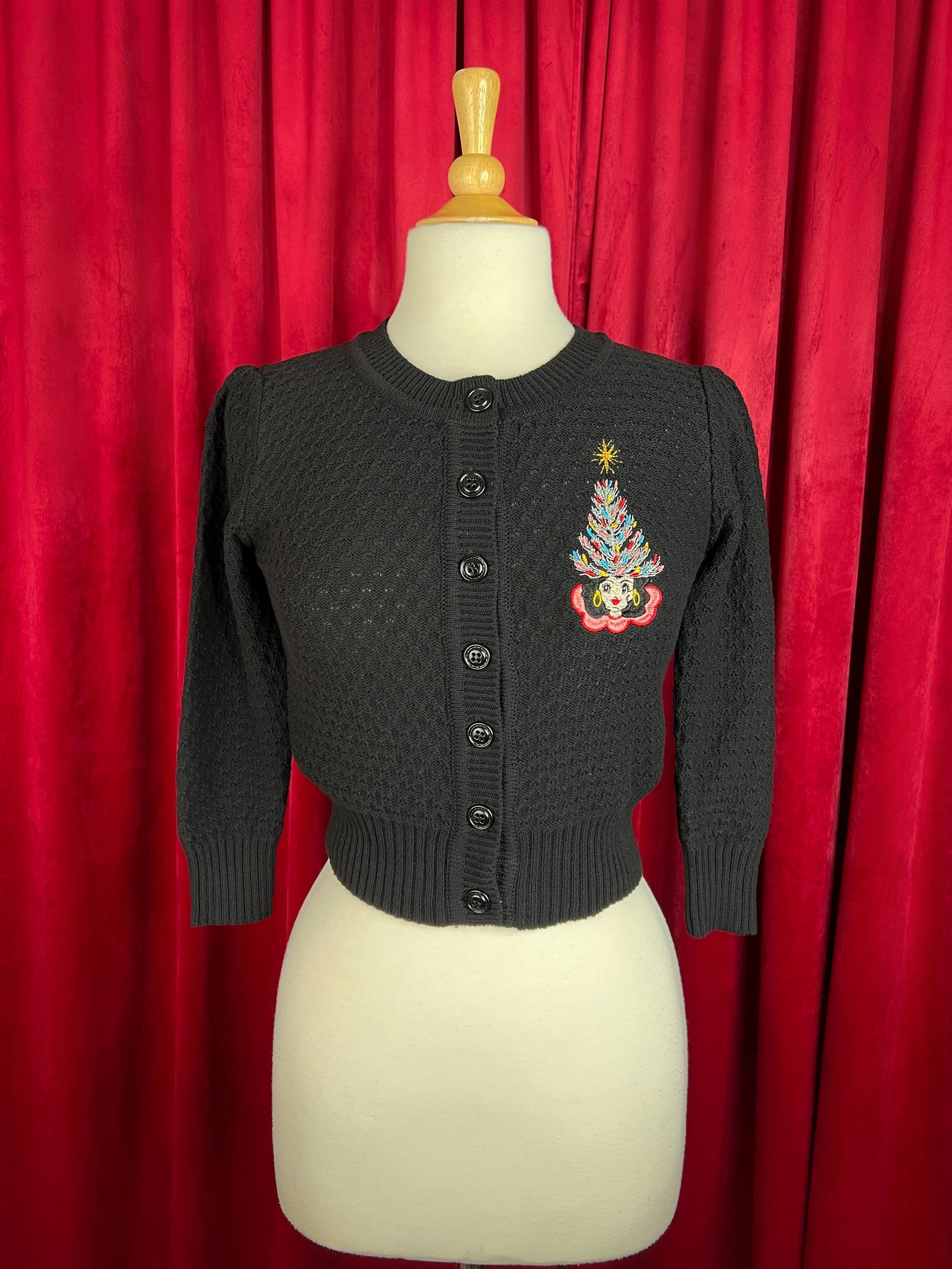 Kitschmas Hat  Cropped Cardigan in Black: X-Large