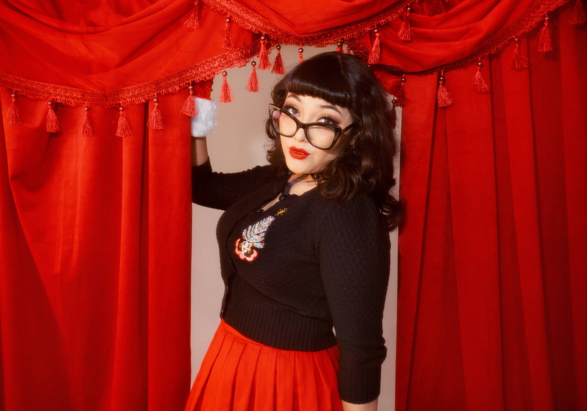 Kitschmas Hat  Cropped Cardigan in Black: X-Large